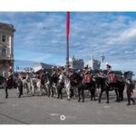 UNA PIAZZA UNITÀ D’ITALIA AFFOLLATA HA ACCOLTO LA FANFARA DEL 4º REGGIMENTO A CAVALLO DELL’ARMA DEI CARABINIERI