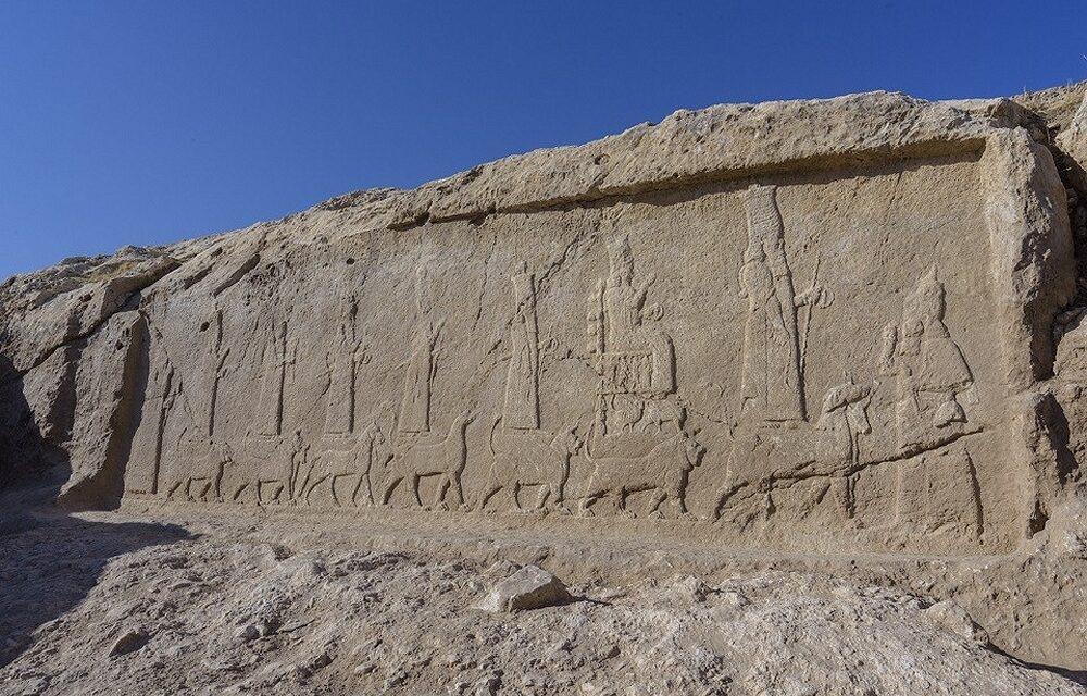 A PALAZZO ANTONINI A UDINE LA COPIA A GRANDEZZA NATURALE DI UNO DEI RILIEVI RUPESTRI ASSIRI SCOPERTI NEL KURDISTAN IRACHENO
