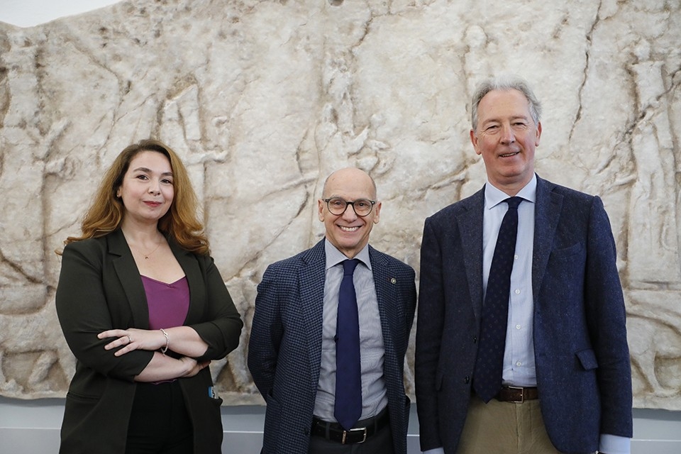 A PALAZZO ANTONINI A UDINE LA COPIA A GRANDEZZA NATURALE DI UNO DEI RILIEVI RUPESTRI ASSIRI SCOPERTI NEL KURDISTAN IRACHENO