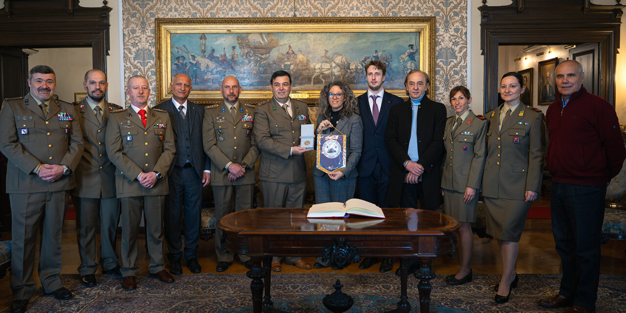 IL VICESINDACO SERENA TONEL HA CONSEGNATO IL SIGILLO TRECENTESCO DELLA CITTÀ AL CIRCOLO UNIFICATO DELL’ESERCITO DI TRIESTE
