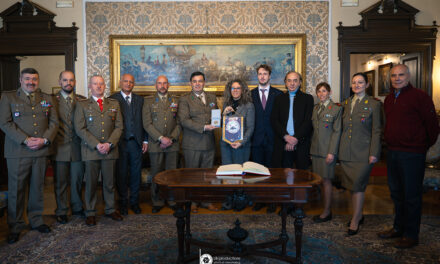 IL VICESINDACO SERENA TONEL HA CONSEGNATO IL SIGILLO TRECENTESCO DELLA CITTÀ AL CIRCOLO UNIFICATO DELL’ESERCITO DI TRIESTE