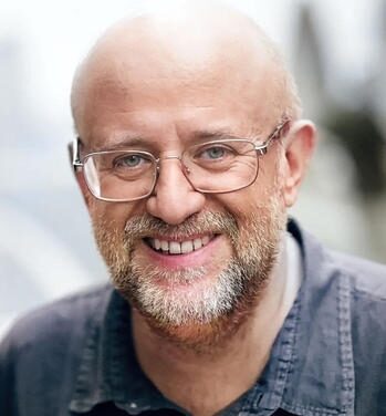 A “Voci a Est” appuntamento con Angelo Floramo