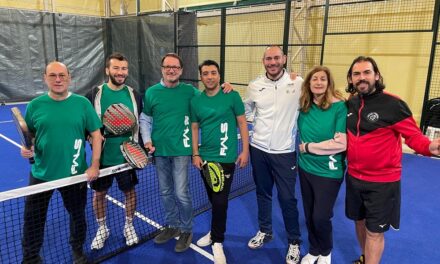 UNA TRENTINA DI ENTUSIASTI NEOFITI DEL PADEL SI SONO CIMENTATI SABATO NEI CAMPI DELL’IPPODROMO DI MONTEBELLO NELL’“OPEN DAY” PER PRINCIPIANTI ORGANIZZATO DALL’ARAC DI TRIESTE ASSIEME AL SAP E ALLA FIALS