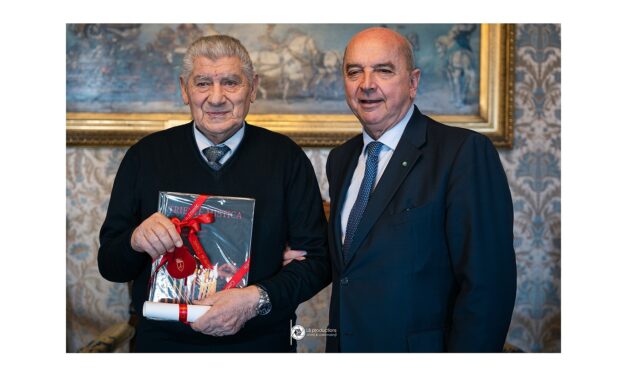 IL SINDACO ROBERTO DIPIAZZA HA INCONTRATO PIETRO AIZZA, IDEATORE E REALIZZATORE DELL’ALABARDA SITUATA ALL’INGRESSO DI TRIESTE