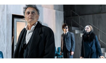“SEI PERSONAGGI IN CERCA D’AUTORE”: AL TEATRO ROSSETTI LA REGIA DI VALERIO BINASCO HA RESO ANCORA PIÙ ATTUALE IL PENSIERO PIRANDELLIANO