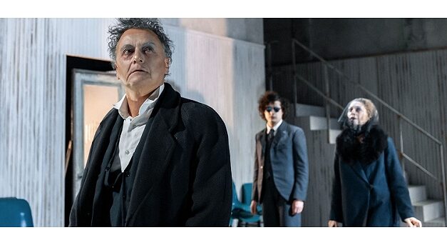“SEI PERSONAGGI IN CERCA D’AUTORE”: AL TEATRO ROSSETTI LA REGIA DI VALERIO BINASCO HA RESO ANCORA PIÙ ATTUALE IL PENSIERO PIRANDELLIANO
