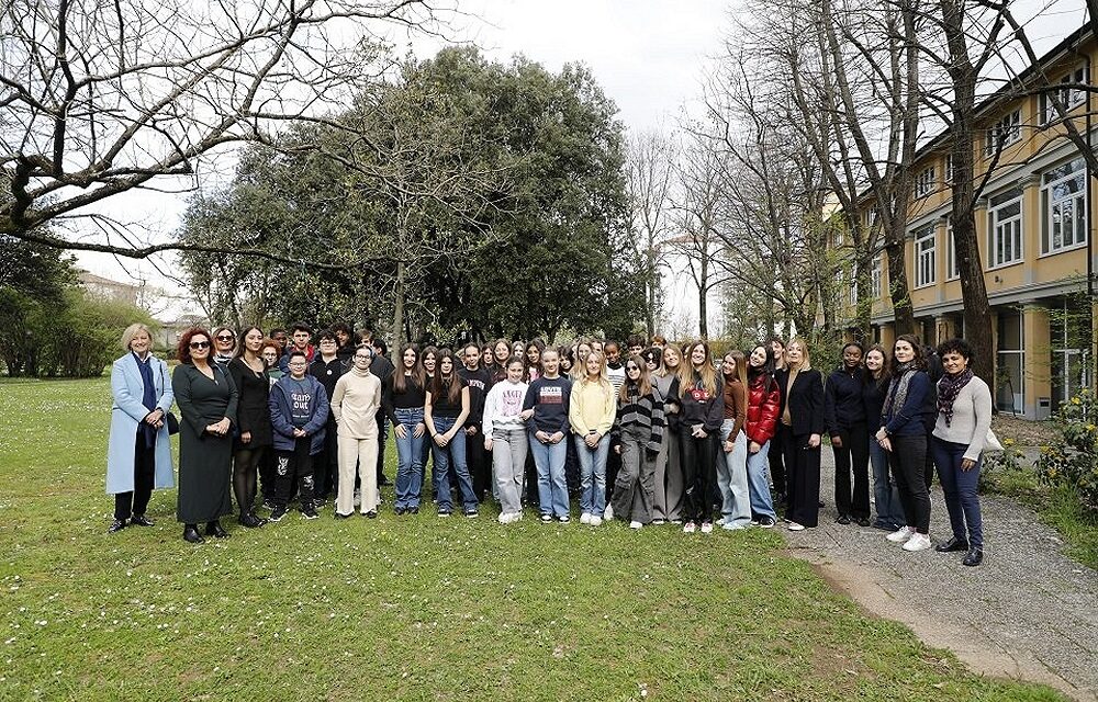 TESTI, GRAFICA E MULTIMEDIALITA’ PER RACCONTARE LO SCRITTORE KADER ABDOLAH: a Udine premiati gli studenti delle scuole secondarie che hanno partecipato al concorso C.R.E.A