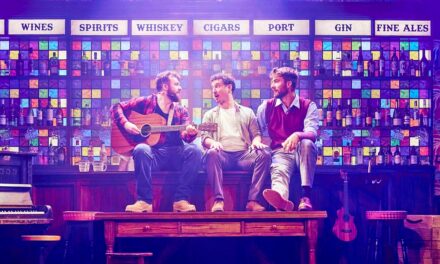 “THE CHOIR OF MAN”: UN FESTA IN MUSICA DOVE IL TEATRO ROSSETTI DIVIENE UN PUB PER OGNI EMOZIONE