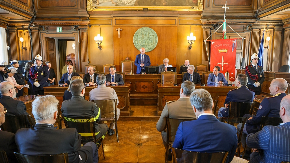 IN OCCASIONE DELL’80° ANNIVERSARIO DELLE INSURREZIONI CITTADINE DEL 30 APRILE 1945, SI È SVOLTA LA SOLENNE COMMEMORAZIONE NELLA SALA DEL CONSIGLIO COMUNALE E SUCCESSIVA DEPOSIZIONE DI UNA CORONA AL CIPPO DELLA RESISTENZA