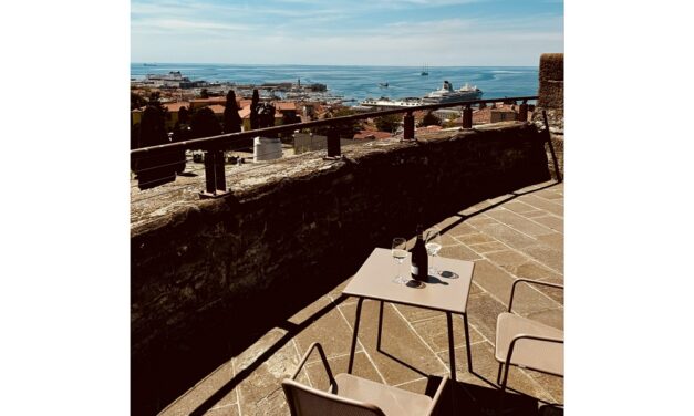 AL CASTELLO DI SAN GIUSTO BAR PANORAMICO SUL BASTIONE ROTONDO: DAL 24 APRILE AL 4 MAGGIO 2025 APERTURE SERALI STRAORDINARIE