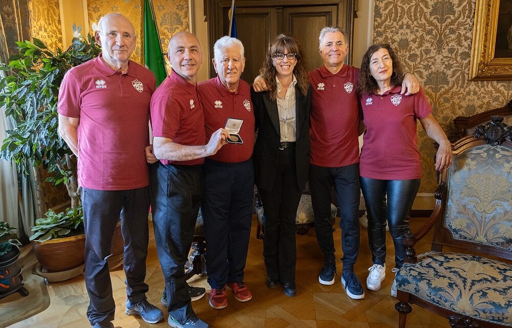 CONSEGNATA LA MEDAGLIA BRONZEA DELLA CITTÀ DI TRIESTE AL GRUPPO SPORTIVO SAN GIACOMO