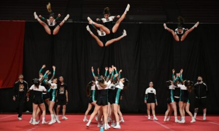 In 800 al Campionato nazionale di cheerleading