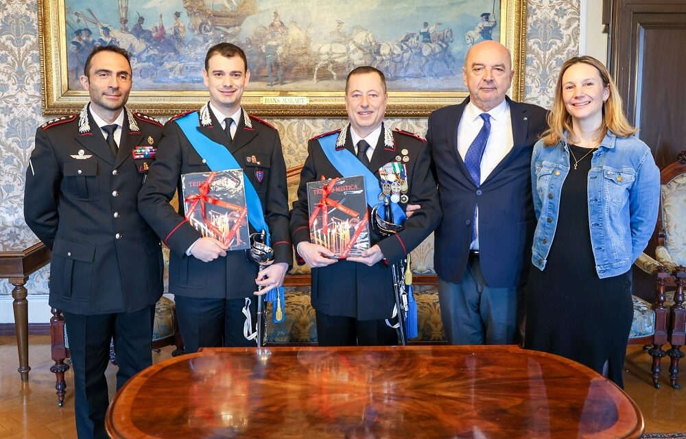 IL SINDACO DIPIAZZA HA RICEVUTO IN VISITA DI COMMIATO IL COMANDANTE DI COMPAGNIA DI TRIESTE DI VIA HERMET DEI CARABINIERI, ADRIANO ARBA E DATO IL BENVENUTO AL SUO SUCCESSORE, MICHELANGELO CIOLINI
