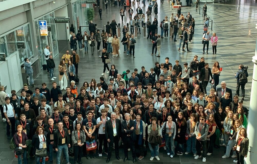 SALONE DEL MOBILE: a Milano oltre 100 studenti delle scuole del FVG con il Cluster Arredo alla scoperta del design made in Italy