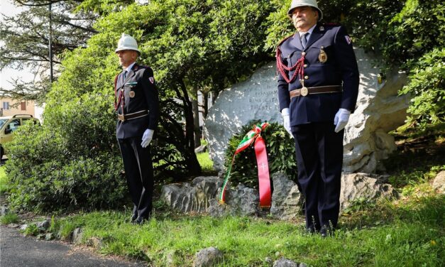 DEPOSTE LE CORONE SUI LUOGHI CHE RICORDANO I CADUTI DELLA RESISTENZA