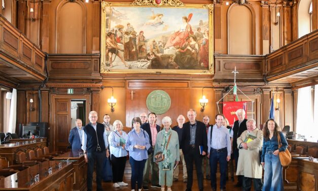 IL SINDACO ROBERTO DIPIAZZA HA ACCOLTO QUESTA MATTINA IN MUNICIPIO UNA DELEGAZIONE DI IMPRENDITORI BRITANNICI E IRLANDESI