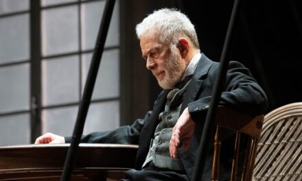 Gabriele Lavia dirige e interpreta Lungo viaggio verso la notte, capolavoro del commediografo statunitense Eugene O’Neill vincitore del premio Pulitzer in scena al Teatro Nuovo Giovanni da Udine