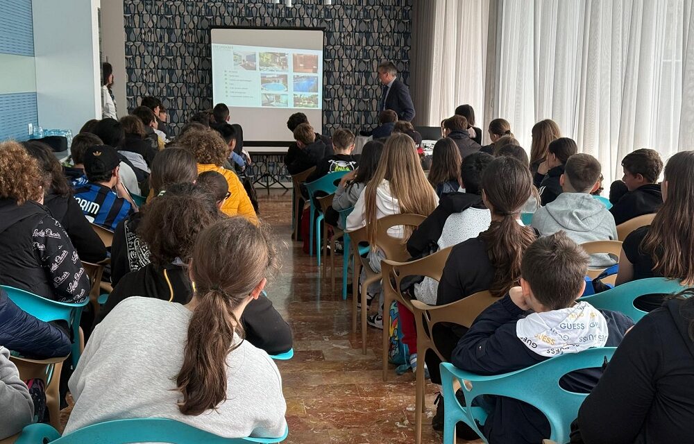 Dalla scuola al territorio: con la società Lignano Pineta il primo percorso orientativo-didattico di educazione civica tra nautica, accoglienza, ambiente e spiaggia