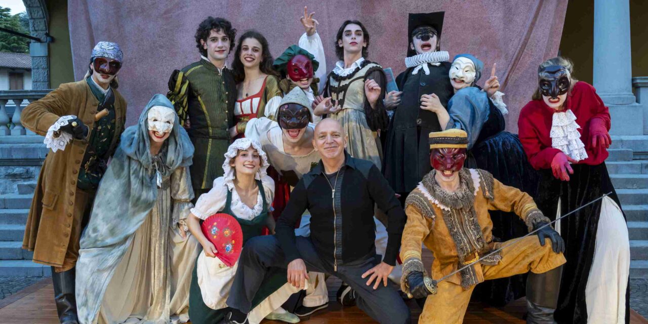Forni di Sopra si prepara ad accogliere la rassegna teatrale 2025 della Ciasa dai Fornés