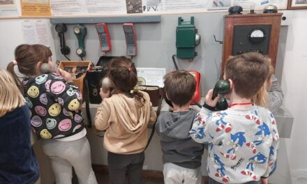 POSTE ITALIANE: I BAMBINI DELLA SCUOLA DELL’INFANZIA F.TOMIZZA I.C. ROIANO GRETTA – M.HACK DI TRIESTE IN VISITA AL MUSEO POSTALE E TELEGRAFICO DELLA MITTELEUROPA PER LA MOSTRA SULLO SCOUTISMO