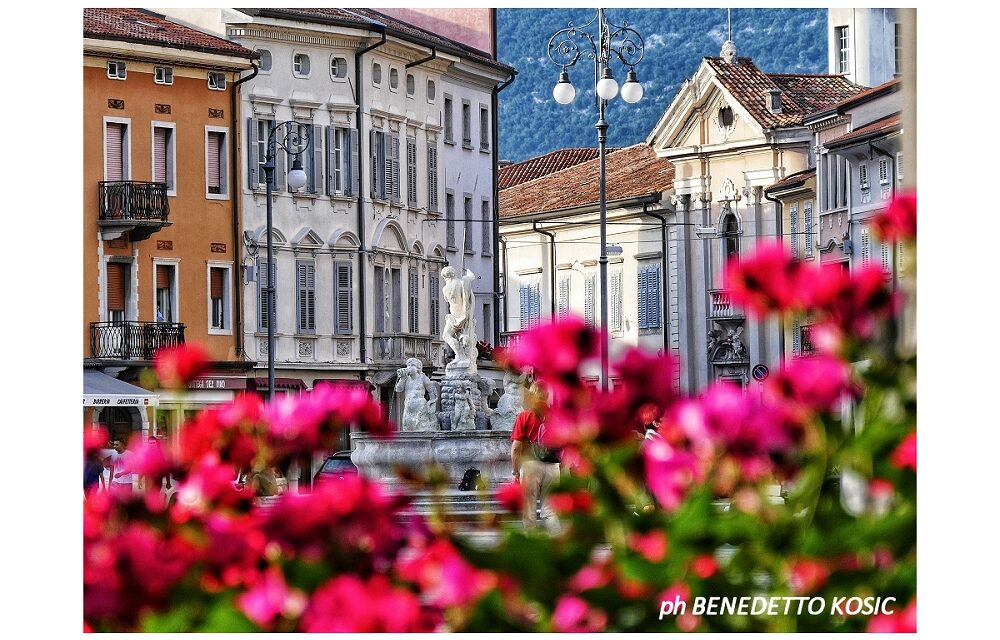 CONFCOMMERCIO GORIZIA: SABATO 12 APRILE LA PASSEGGIATA DA VIA RASTELLO A PIAZZA DELLA VITTORIA IN COMPAGNIA DELL’AUTRICE ANTONELLA GALLAROTTI E DEL FOTOGRAFO BENEDETTO KOSIC