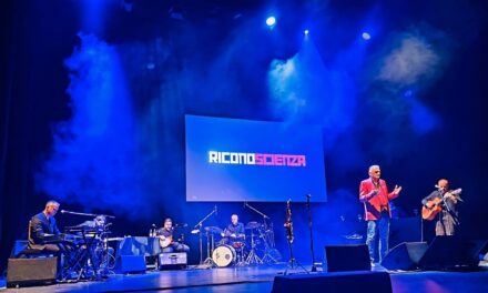 “RICONOSCIENZA”: SUL PALCO A TRIESTE LA SCIENZA RACCONTATA DA CHI LA FA CON LE PAROLE DI CHI LA CANTA