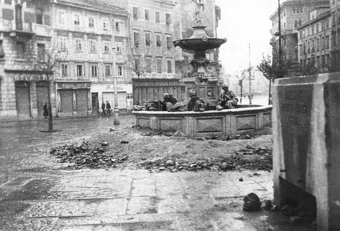 MARTEDÌ 29 APRILE ALLE ORE 17 NELLA SALA BOBI BAZLEN DI PALAZZO GOPCEVICH CONFERENZA-LEZIONE A CURA DI RAOUL PUPO IN OCCASIONE DELL’80° ANNIVERSARIO DELLE INSURREZIONI CITTADINE DEL 30 APRILE 1945