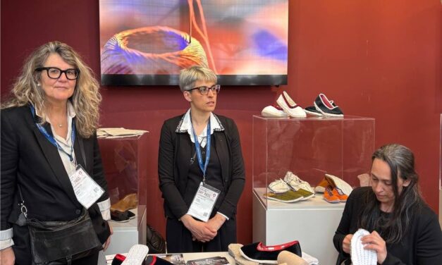 Dal cuore della Carnia al Giappone, il Museo Carnico delle Arti Popolari “Michele Gortani” di Tolmezzo porta gli scarpets carnici al Padiglione Italia dell’Expo 2025 di Osaka