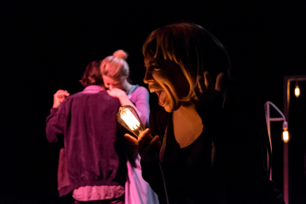 VANIA del gruppo OYES il 10 e 11 aprile alla SALA BARTOLI del Teatro Stabile del Friuli Venezia Giulia