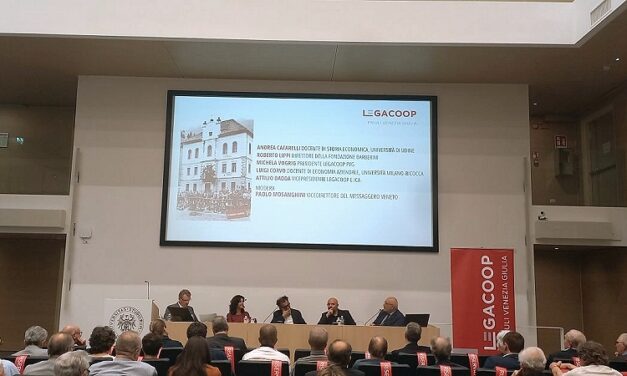 PRESENTATO “A MANO A MANO”, LA STORIA DI LEGACOOP FVG E LE SFIDE DELLA COOPERAZIONE CHE GUARDA AL FUTURO