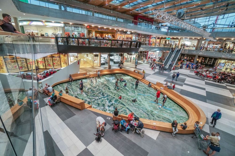 Maggio inizia al rombo dei motori al Centro Commerciale Atrio di Villach