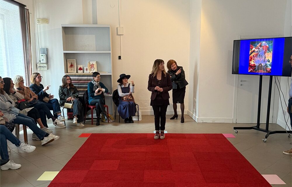 CORSO PRIMAVERILE DI DECORAZIONI BIEDERMEIER ORGANIZZATO DALLA BOTTEGA MULTICULTURALE DELL’ARTE E DELL’ARTIGIANATO DI FABRIZIA PERCO IN VIA RASTELLO A GORIZIA