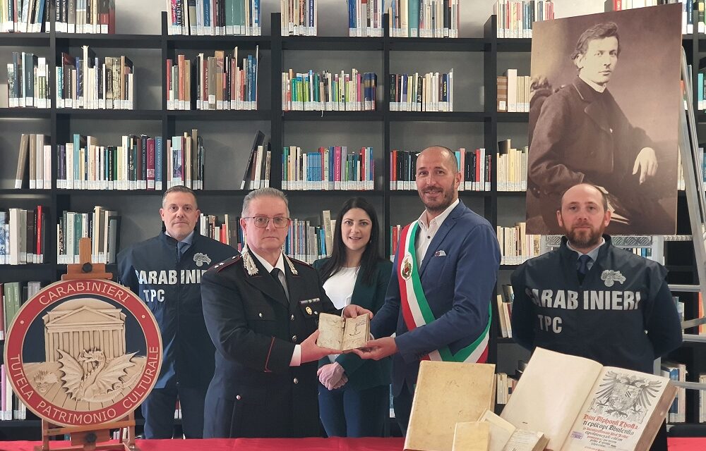 I CARABINIERI TPC RESTITUISCONO ALLA CIVICA BIBLIOTECA GLEMONENSE UN ANTICO LIBRO A STAMPA DEL XVI SEC.