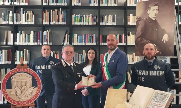 I CARABINIERI TPC RESTITUISCONO ALLA CIVICA BIBLIOTECA GLEMONENSE UN ANTICO LIBRO A STAMPA DEL XVI SEC.