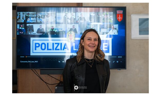 L’ASSESSORE ALLE POLITICHE DELLA SICUREZZA, CATERINA DE GAVARDO HA PRESENTATO IL NUOVO BANDO DI CONCORSO PER 19 POSTI DI AGENTE DI POLIZIA LOCALE