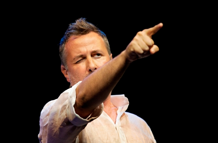 L’Abisso del Mediterraneo nel racconto di Davide Enia venerdì 9 maggio a Udine per Teatro Contatto|vicino/lontano
