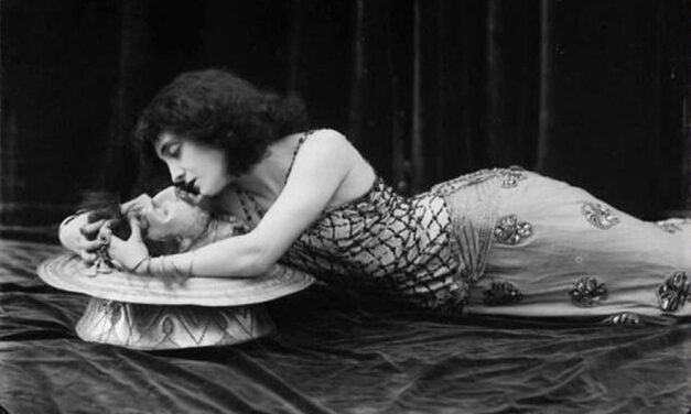 A SACILE IL PICCOLO TEATRO PROPONE L’EVENTO “FOTOGRAFARE IL TEATRO: DIVI E DIVINE IN SCENA (E FUORI)”