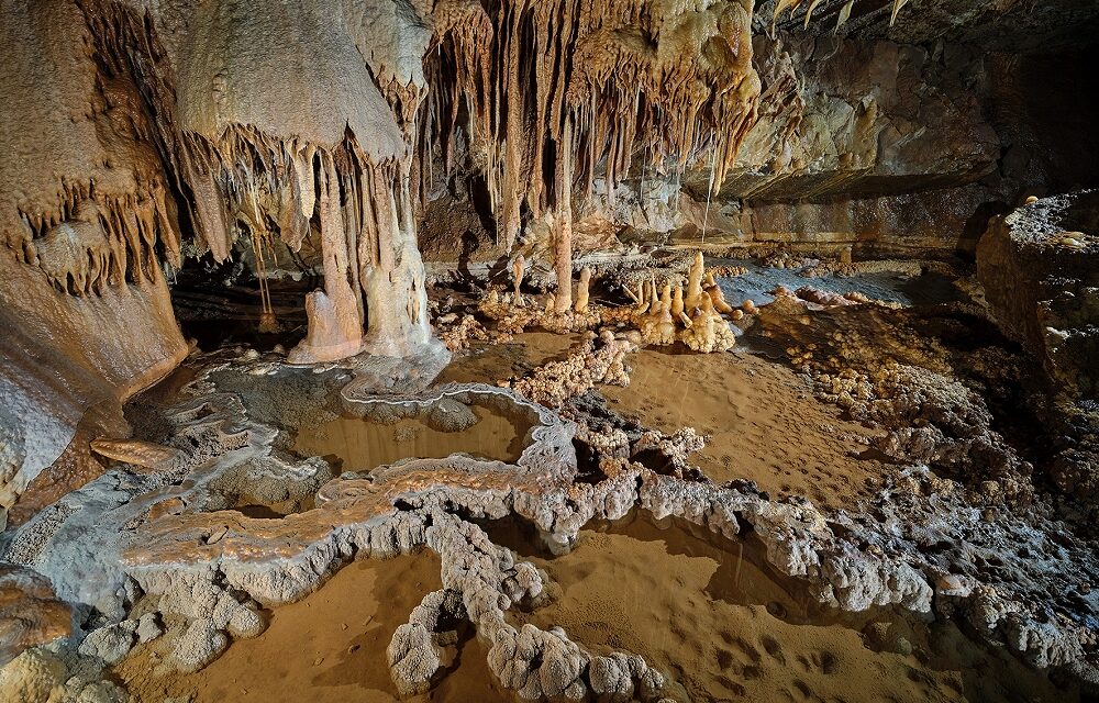 “LA GROTTA IMPOSSIBILE SVELA LA GALLERIA THOMAS DE MARCHI”: MOSTRA FOTOGRAFICA PRESSO IL CENTRO VISITE DELLA GROTTA GIGANTE