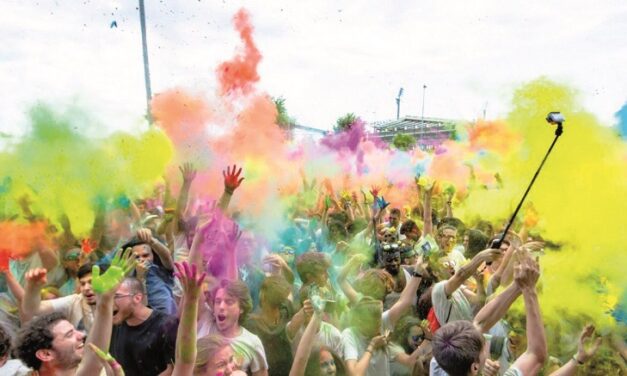L’HOLI DEI RECORD A SAN DONÀ DI PIAVE, UN’ESPLOSIONE DI COLORI E MUSICA ACCENDE L’ESTATE VENEZIANA