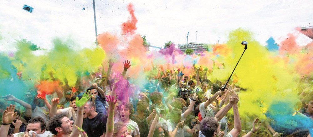 L’HOLI DEI RECORD A SAN DONÀ DI PIAVE, UN’ESPLOSIONE DI COLORI E MUSICA ACCENDE L’ESTATE VENEZIANA