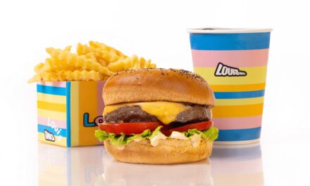 HAI UN CERTO APPETITO SOTTO L’OMBRELLONE? LOUIS BURGER ARRIVA A LIGNANO SABBIADORO