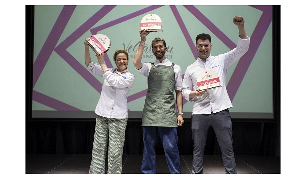 La maestra pasticcera triestina Lisa Angelini del Laboratorio Liberty si è classificata seconda e ha vinto il premio della Giuria Popolare alla finale di Vegâteau 2025