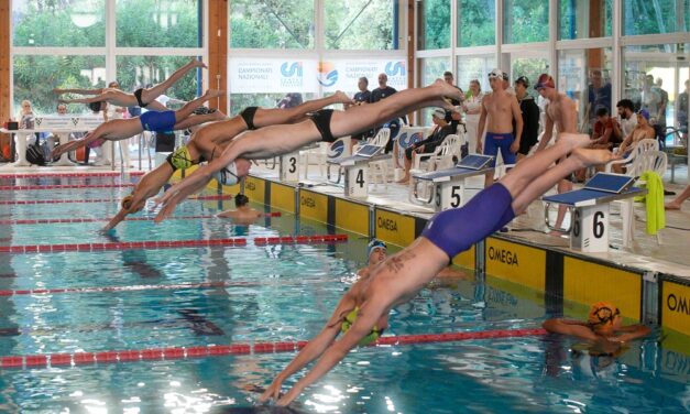 Cuffie tricolori per oltre 200 campioni: nella piscina di Lignano assegnati i titoli nazionali individuali e a staffetta