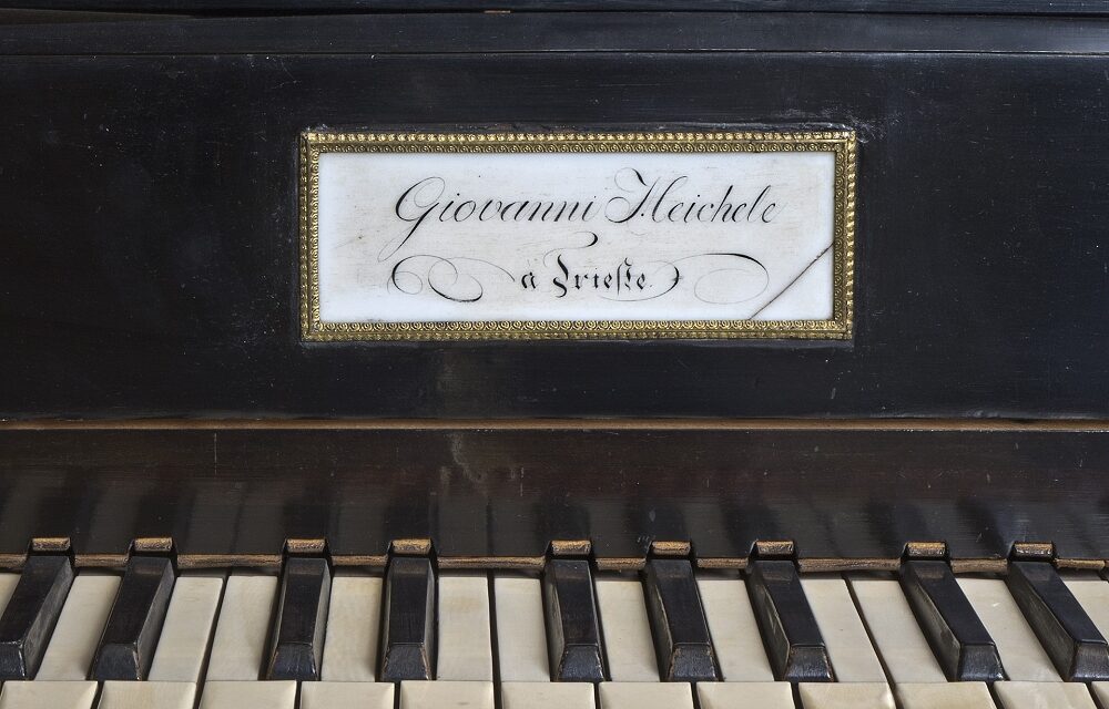 MERCOLEDÌ 14 MAGGIO ALLE ORE 17.30 AL CIVICO MUSEO TEATRALE “CARLO SCHMIDL”DECIMO ED ULTIMO APPUNTAMENTO DELL’EDIZIONE PRIMAVERA 2025 DEL CICLO “LE STANZE DELLA MUSICA” DEDICATO AL PIANOFORTE