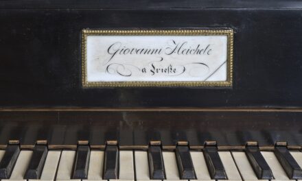 MERCOLEDÌ 14 MAGGIO ALLE ORE 17.30 AL CIVICO MUSEO TEATRALE “CARLO SCHMIDL”DECIMO ED ULTIMO APPUNTAMENTO DELL’EDIZIONE PRIMAVERA 2025 DEL CICLO “LE STANZE DELLA MUSICA” DEDICATO AL PIANOFORTE
