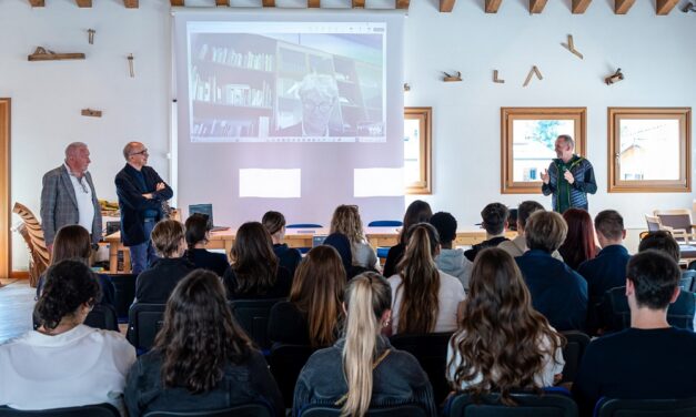 Rigenerare tramite l’uso del legno gli spazi pubblici nei centri storici di Sutrio e delle sue frazioni di Priola e Noiaris