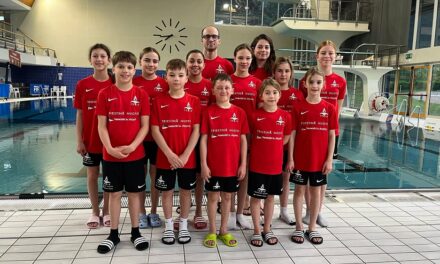 TUFFI: GLI ESORDIENTI DELLA TRIESTINA NUOTO DANNO SPETTACOLO A BOLZANO TRA VITTORIA DI SQUADRA E PODI INDIVIDUALI