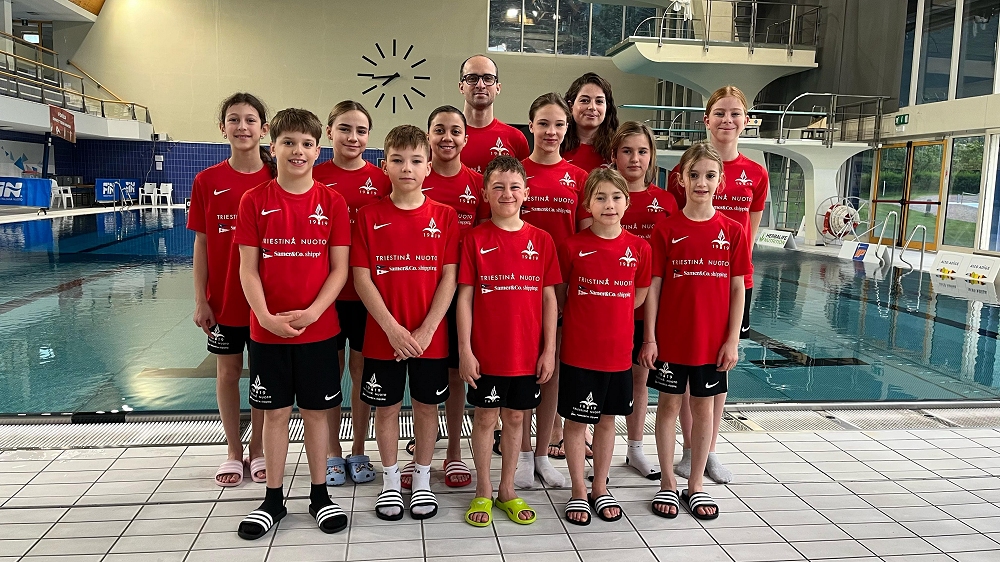 TUFFI: GLI ESORDIENTI DELLA TRIESTINA NUOTO DANNO SPETTACOLO A BOLZANO TRA VITTORIA DI SQUADRA E PODI INDIVIDUALI