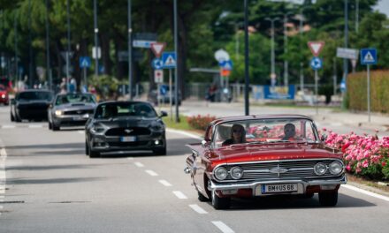 US Car Reunion, il più grande raduno italiano di auto americane festeggia i 30 anni con 550 auto
