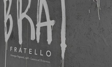 PROROGATA FINO A DOMENICA 22 GIUGNO AL CASTELLO DI SAN GIUSTO “BRAT-FRATELLO” DI DAVIDE COMELLI ISPIRATA AL DISCORSO DI LAUREA DI GIUSEPPE UNGARETTI